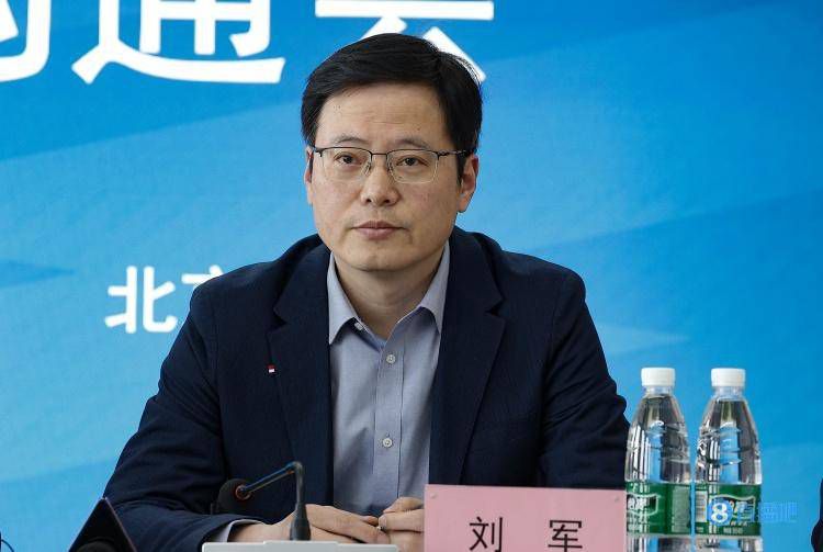 基莲回归剃刀党聚焦二战 2024-06-05 近日，《浴血黑帮》电影正式获制作许可，网飞最新宣布拿下该片，并已拿到绿灯制作许可，将于2024年开拍。