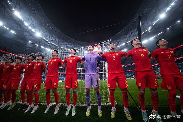 ”这个枭雄型人物显然带有宿命感色彩，导演用“离经叛道，众叛亲离”八个字来形容。